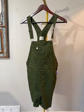 Tinseltown Olive Utility Overall shorts NWT M